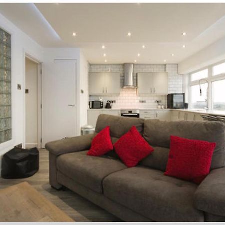 Luxury Panoramic Balcony Swindon Central Экстерьер фото