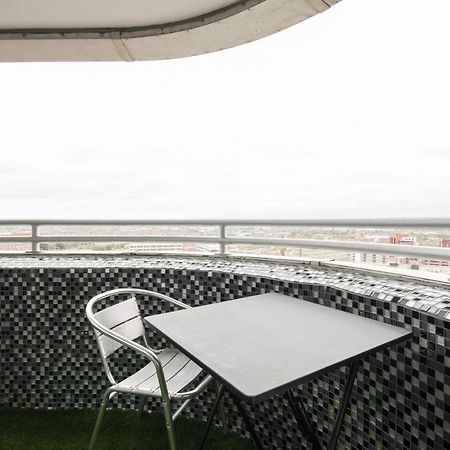 Luxury Panoramic Balcony Swindon Central Экстерьер фото