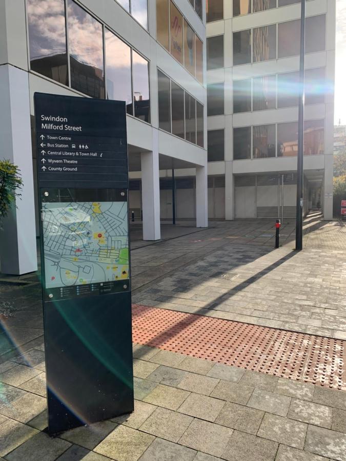 Luxury Panoramic Balcony Swindon Central Экстерьер фото