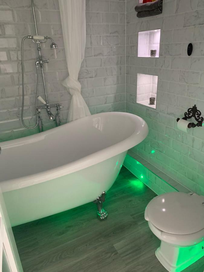 Luxury Panoramic Balcony Swindon Central Экстерьер фото