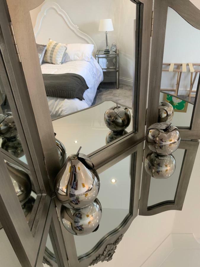 Luxury Panoramic Balcony Swindon Central Экстерьер фото