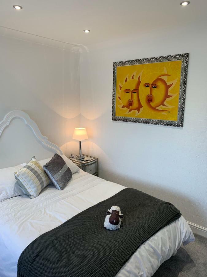 Luxury Panoramic Balcony Swindon Central Экстерьер фото