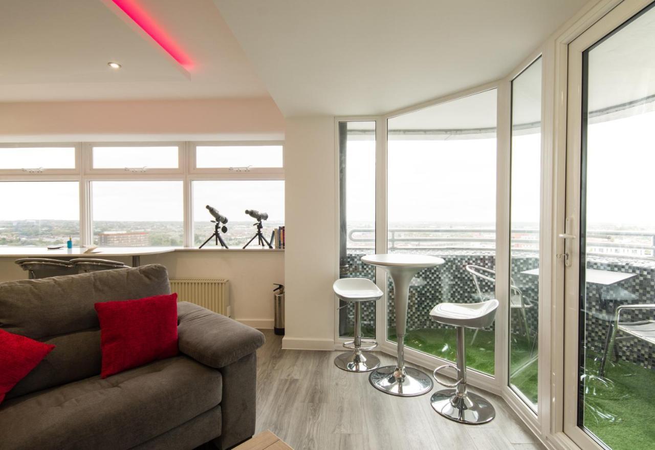 Luxury Panoramic Balcony Swindon Central Экстерьер фото