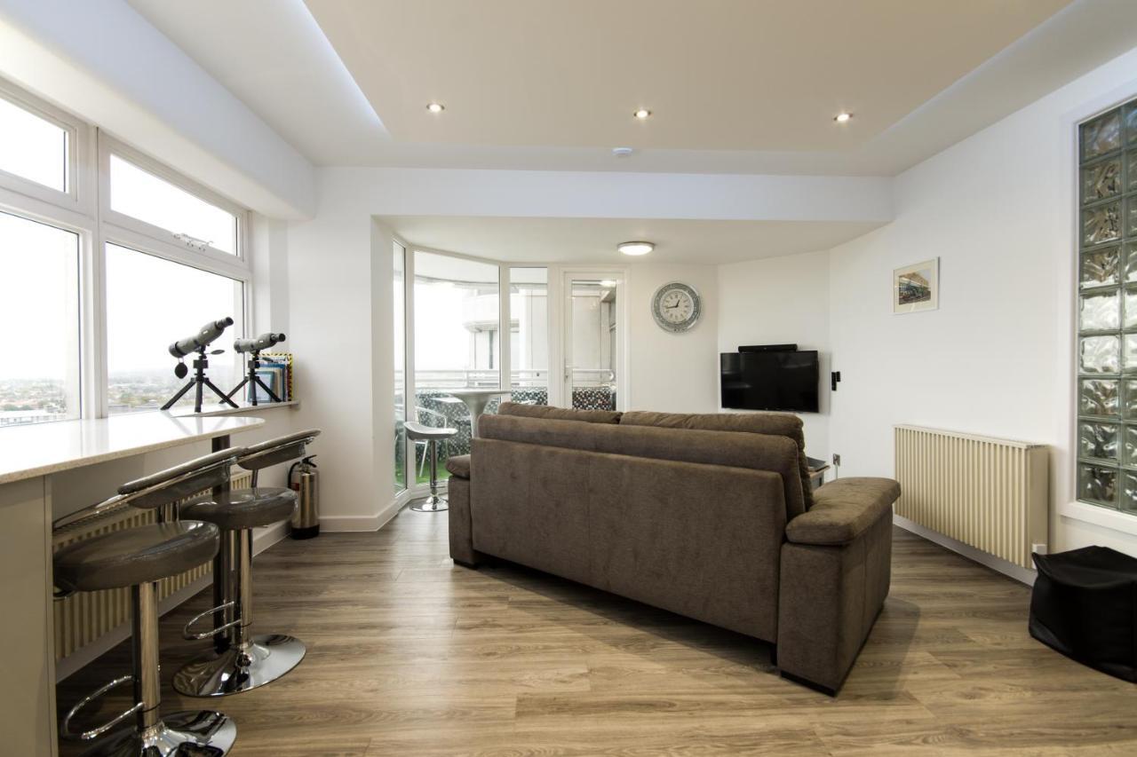 Luxury Panoramic Balcony Swindon Central Экстерьер фото